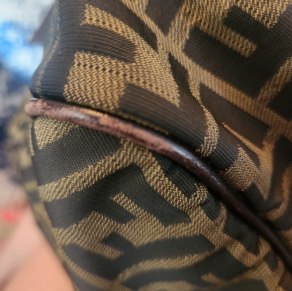 Sold-Fendi Travel Bag w/lock and key! - Picture 15 of 16